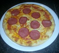 Pizza Nr.2 Tomaten K&auml;se Salami 7,50